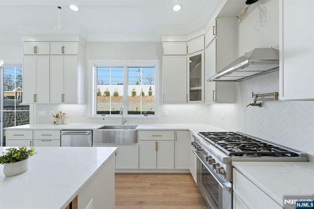 30 Grand Terrace, Livingston, NJ 07039