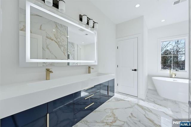 30 Grand Terrace, Livingston, NJ 07039