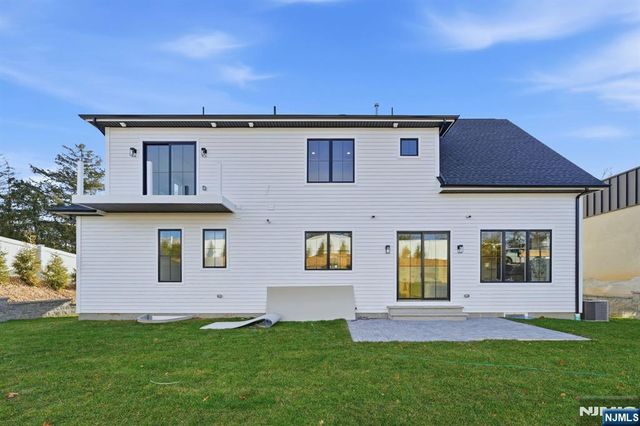 30 Grand Terrace, Livingston, NJ 07039