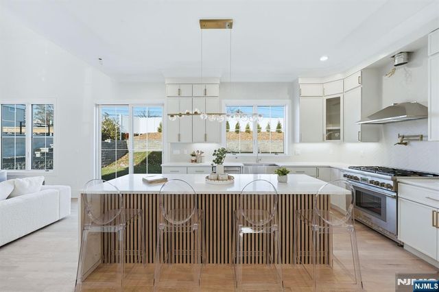 30 Grand Terrace, Livingston, NJ 07039