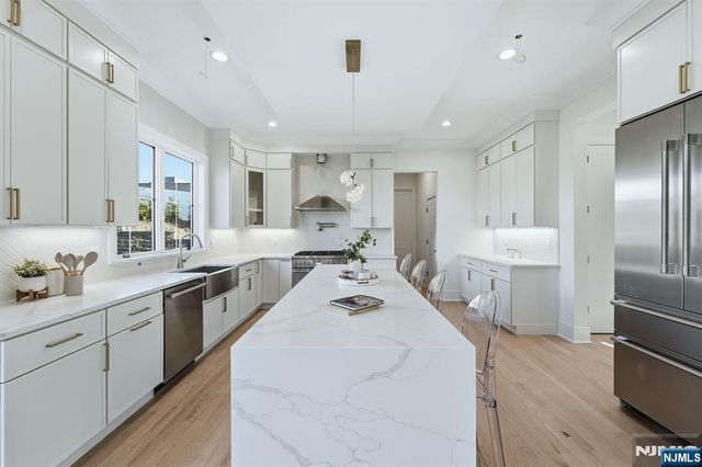 30 Grand Terrace, Livingston, NJ 07039