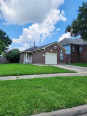 1900 Old Creek Drive, Rosenberg, TX 77471