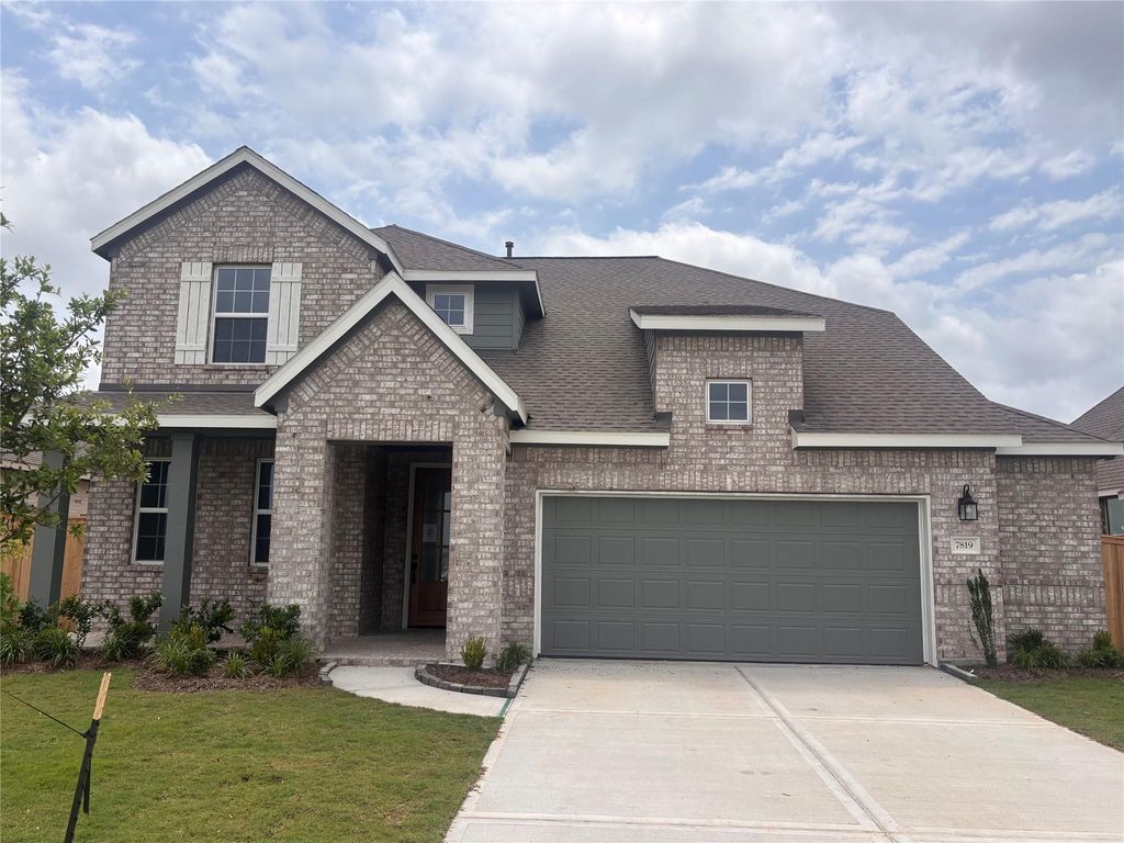 7819 Jade Crest Drive, Angleton, TX 77515
