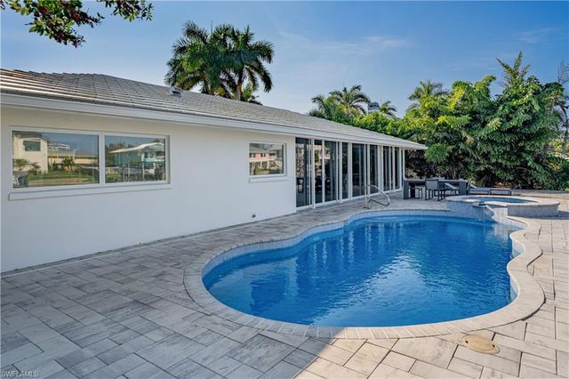 18452 Cutlass DR, Fort Myers Beach, FL 33931