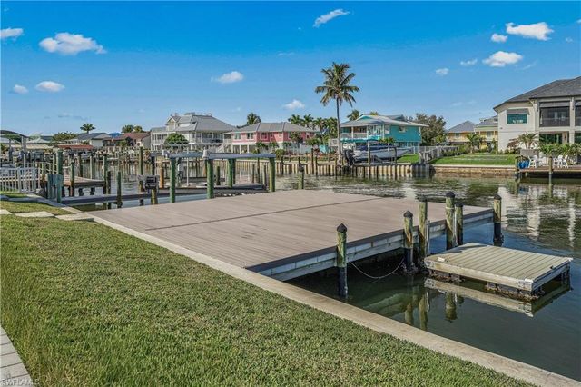 18452 Cutlass DR, Fort Myers Beach, FL 33931