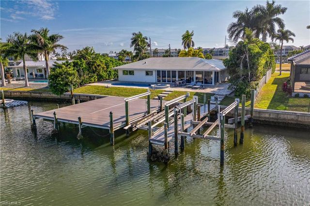 18452 Cutlass DR, Fort Myers Beach, FL 33931