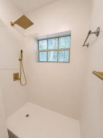 15700 N Miami Ave, Miami, FL 33169