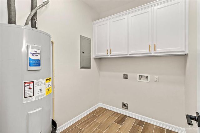 608 N Kika De La Garza Boulevard, La Joya, TX 78560