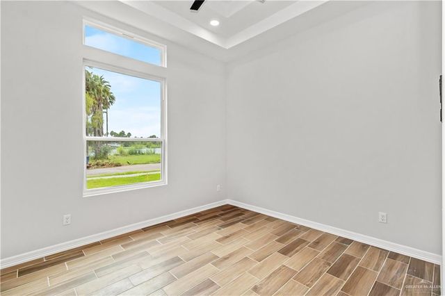 608 N Kika De La Garza Boulevard, La Joya, TX 78560