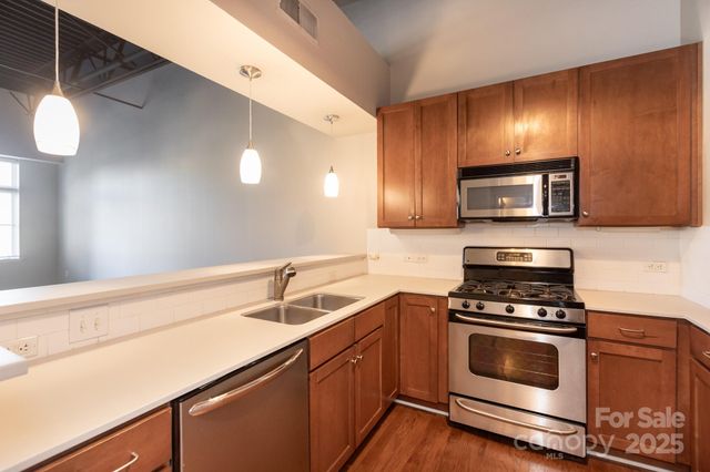 3920 Sharon Road, Charlotte, NC 28211