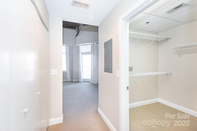 3920 Sharon Road, Charlotte, NC 28211