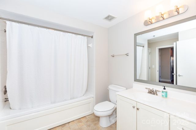 3920 Sharon Road, Charlotte, NC 28211