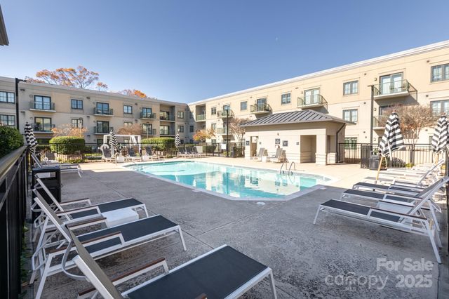 3920 Sharon Road, Charlotte, NC 28211