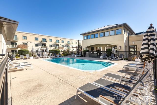 3920 Sharon Road, Charlotte, NC 28211