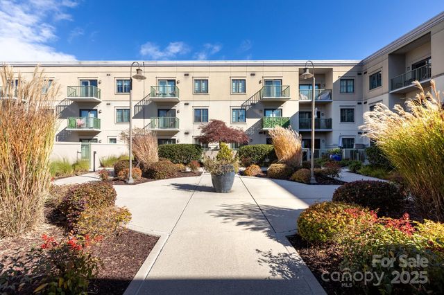 3920 Sharon Road, Charlotte, NC 28211