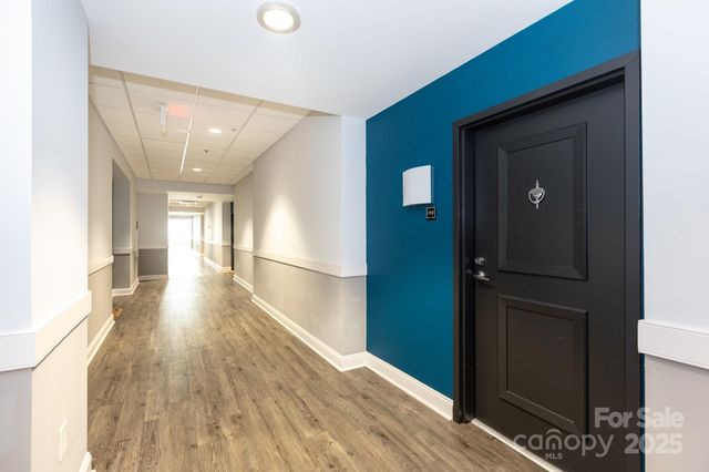 3920 Sharon Road, Charlotte, NC 28211