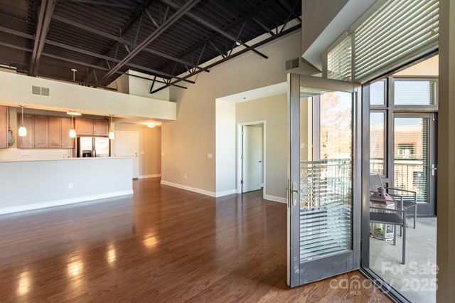 3920 Sharon Road, Charlotte, NC 28211