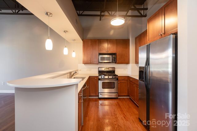 3920 Sharon Road, Charlotte, NC 28211