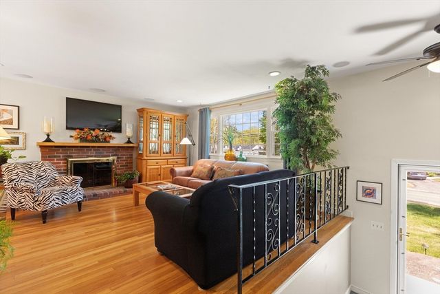 114 South St, Stoughton, MA 02072