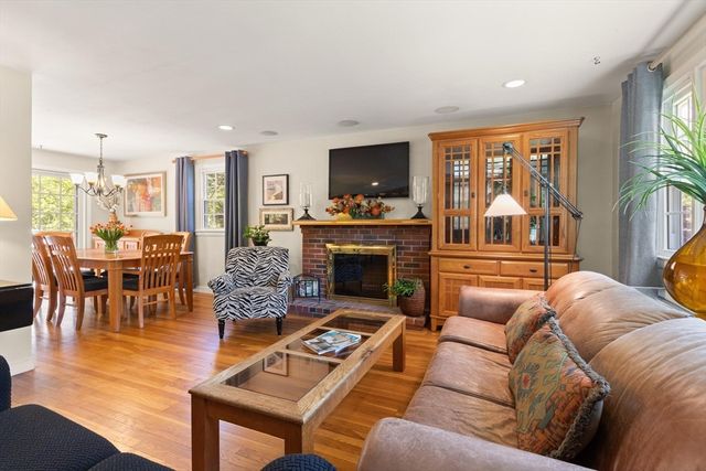 114 South St, Stoughton, MA 02072