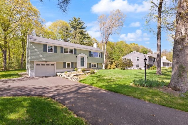 114 South St, Stoughton, MA 02072