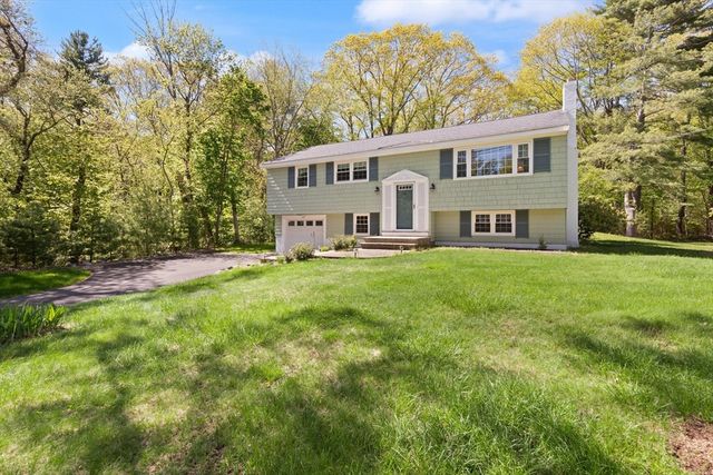 114 South St, Stoughton, MA 02072