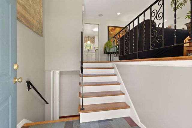 114 South St, Stoughton, MA 02072