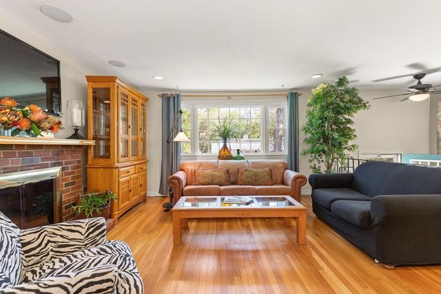 114 South St, Stoughton, MA 02072