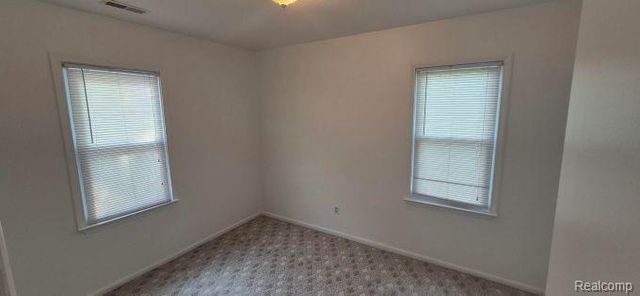 92 Kalama, Madison Heights, MI 48071
