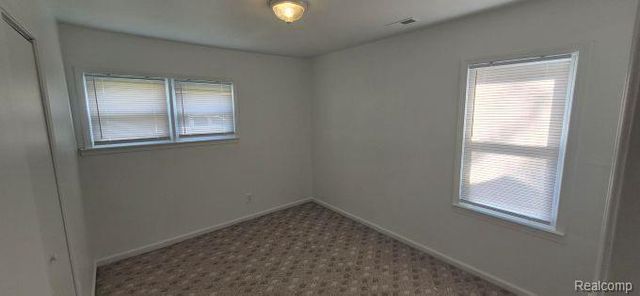 92 Kalama, Madison Heights, MI 48071