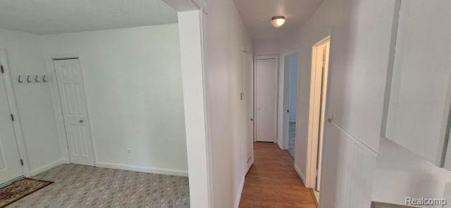 92 Kalama, Madison Heights, MI 48071