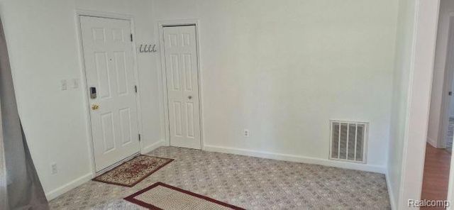 92 Kalama, Madison Heights, MI 48071