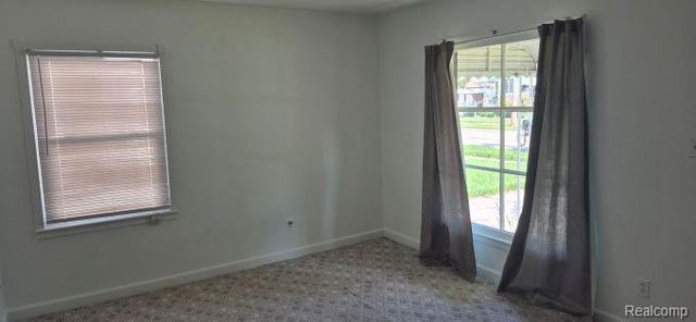 92 Kalama, Madison Heights, MI 48071