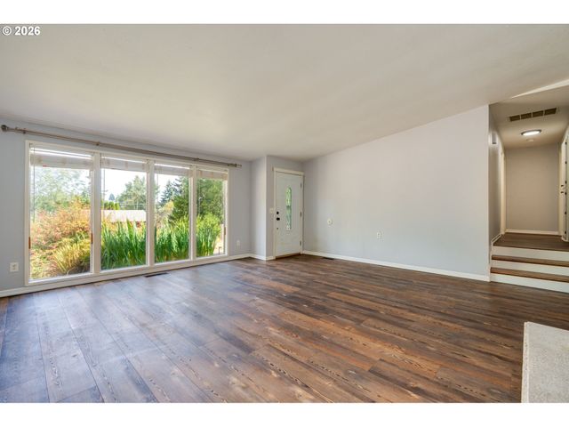 1020 WINDEMERE Dr Nw, Salem, OR 97304