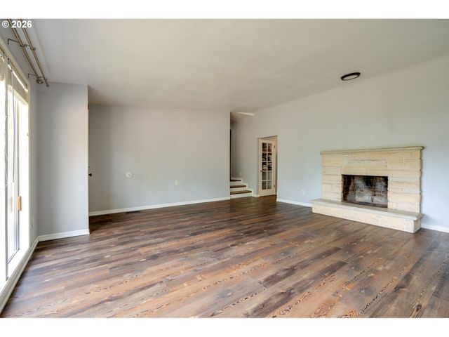 1020 WINDEMERE Dr Nw, Salem, OR 97304