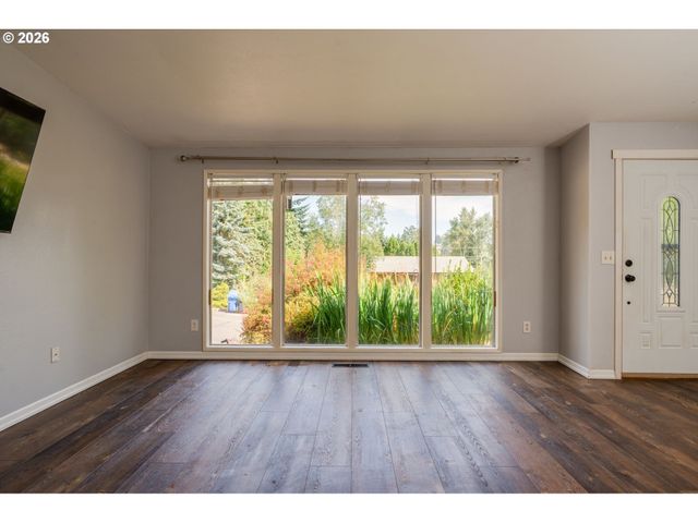 1020 WINDEMERE Dr Nw, Salem, OR 97304