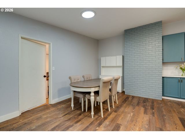 1020 WINDEMERE Dr Nw, Salem, OR 97304
