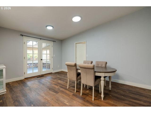 1020 WINDEMERE Dr Nw, Salem, OR 97304