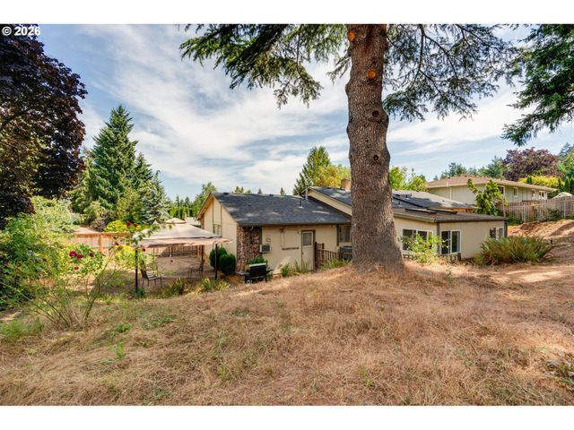 1020 WINDEMERE Dr Nw, Salem, OR 97304