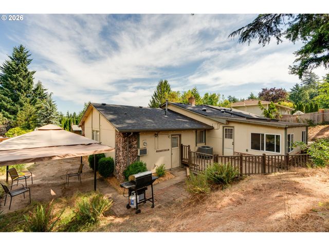 1020 WINDEMERE Dr Nw, Salem, OR 97304