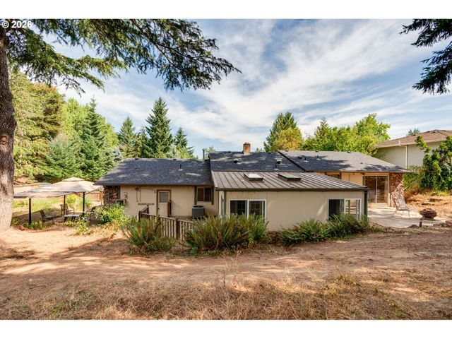 1020 WINDEMERE Dr Nw, Salem, OR 97304