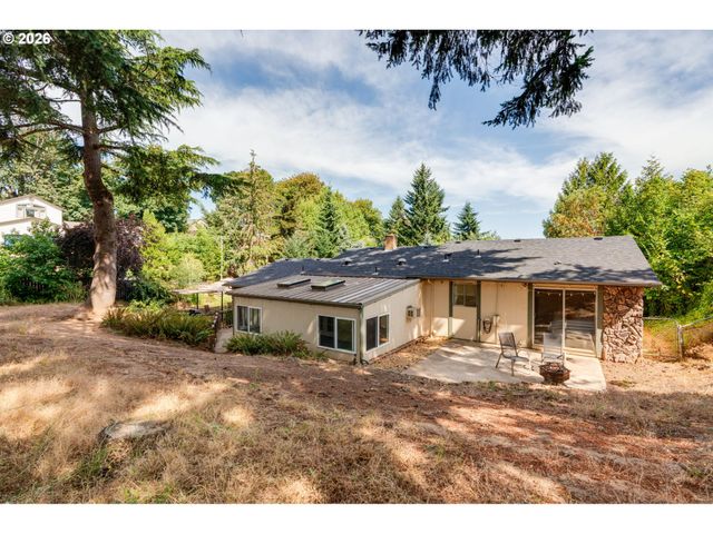 1020 WINDEMERE Dr Nw, Salem, OR 97304