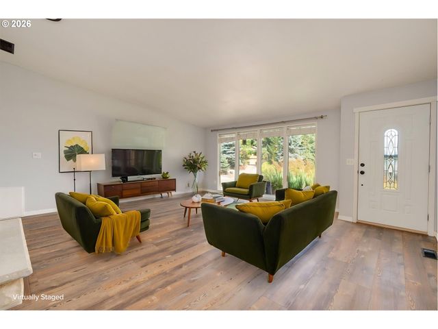 1020 WINDEMERE Dr Nw, Salem, OR 97304