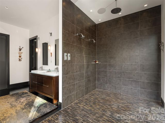 32 Brookline Drive, Asheville, NC 28803