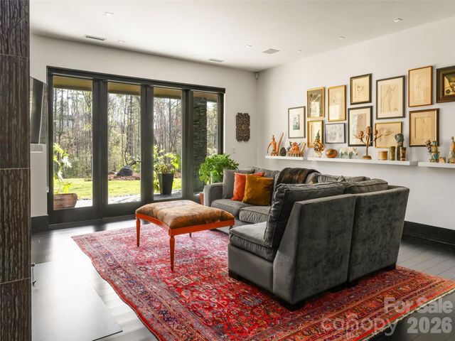 32 Brookline Drive, Asheville, NC 28803