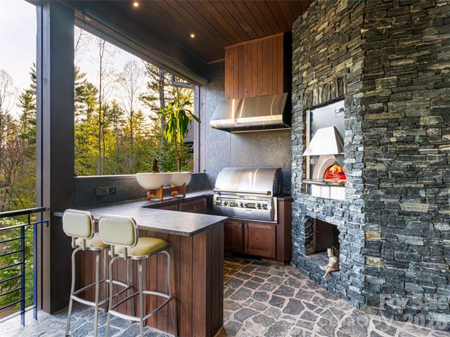 32 Brookline Drive, Asheville, NC 28803