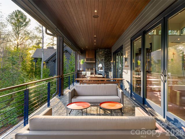 32 Brookline Drive, Asheville, NC 28803