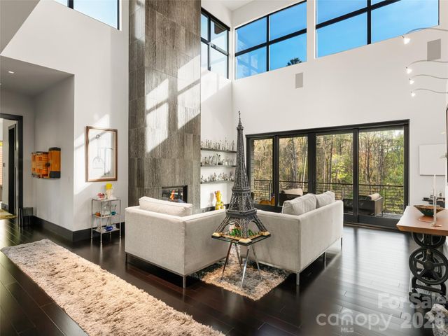 32 Brookline Drive, Asheville, NC 28803