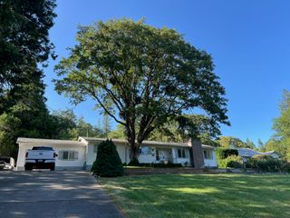 50 Tenney Drive, Rogue River, OR 97537