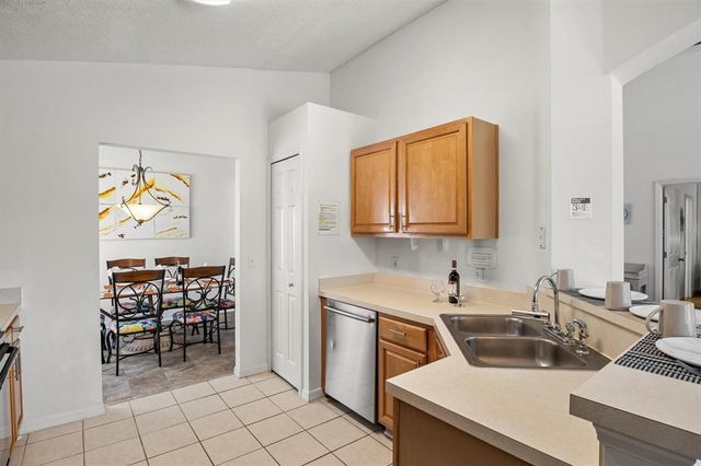 936 LAKE BERKLEY DRIVE, Kissimmee, FL 34746